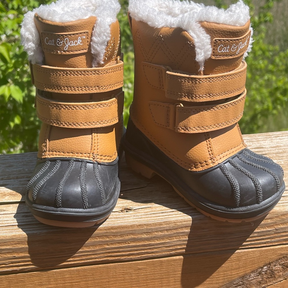 Cat & Jack Tan and Black Snow Boots